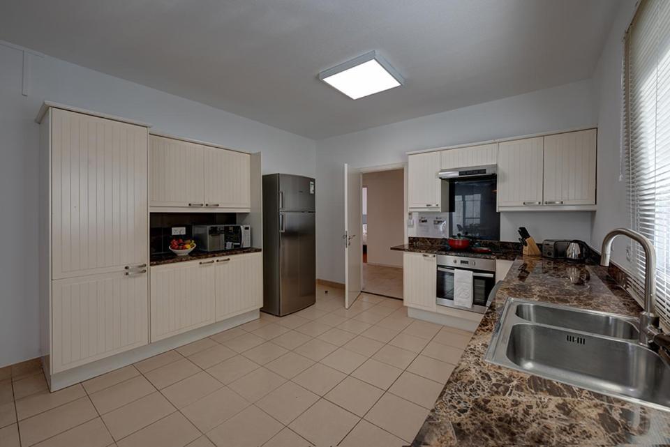 J5 Four Bedroom Villa Holiday home in Al Wasl Dubai Esterno foto