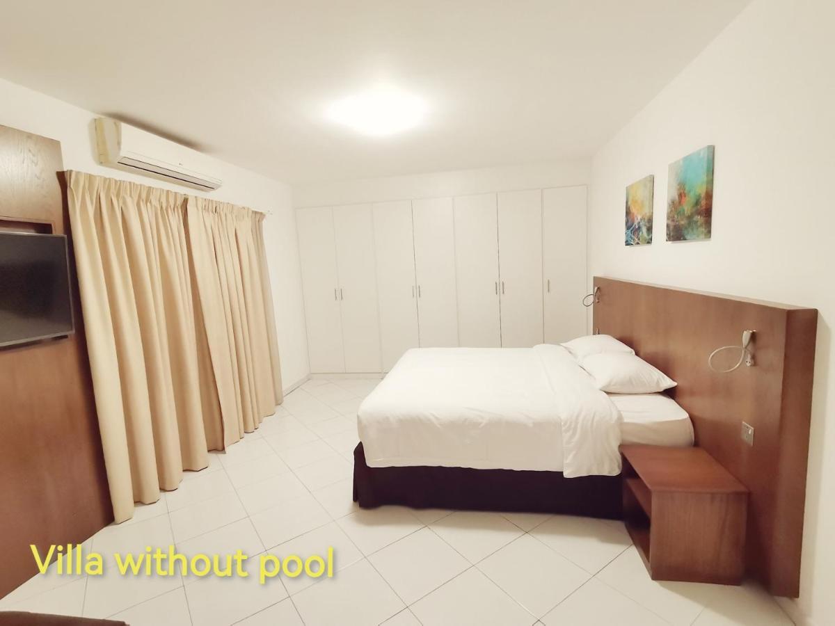 J5 Four Bedroom Villa Holiday home in Al Wasl Dubai Esterno foto