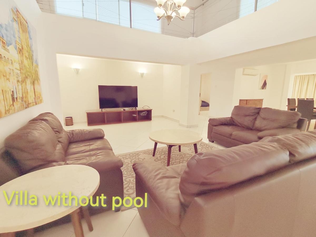 J5 Four Bedroom Villa Holiday home in Al Wasl Dubai Esterno foto