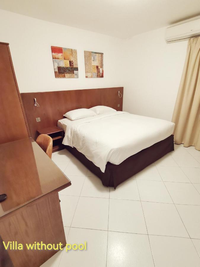 J5 Four Bedroom Villa Holiday home in Al Wasl Dubai Esterno foto